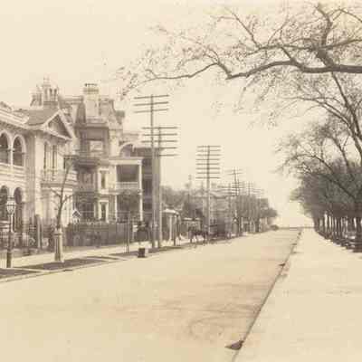 Looking East on South Battery from 26 South Battery (Col. John Algernon Sydney Ashe House)