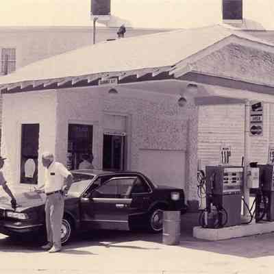 71 King Street (Fort Sumter Filling Station)