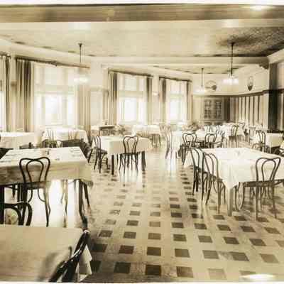 St. Helens Hotel Diningroom ca. 1930's: Copyright: no; Origformat: Print-Photographic