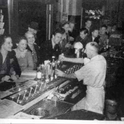 St. Helens Hotel Fountain/Life Mag. Photo/1939: Copyright: no; Origformat: Print-Photographic