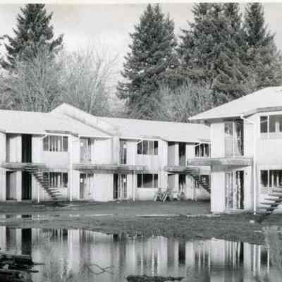 Sunnyside Estate Apartment Complex/Fords Prairie: Copyright: no; Origformat: Print-Photograph