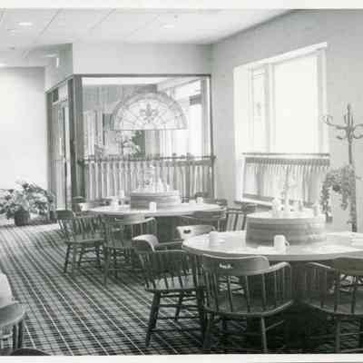 Coffee Shop in St. Helens Inn 1977: Copyright: no; Origformat: Print-Photographic