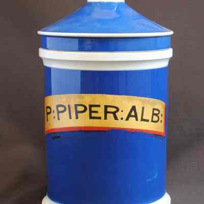 Apothecary Jar, “P:Piper:Alb:” [white pepper]