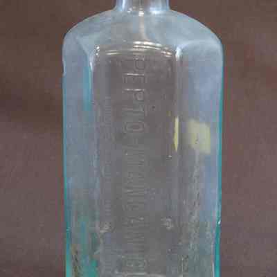 Gude's Pepto-Mangan Bottle
