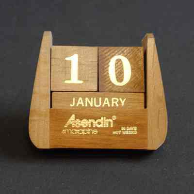 Asendin Wooden Calendar