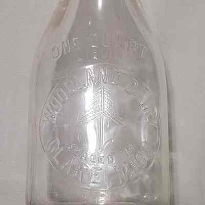Woodland Dairy Embossed Quart Bottle