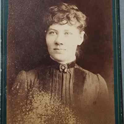 Portrait of a Woman Cabinet Card by Scotford, Minneapolis