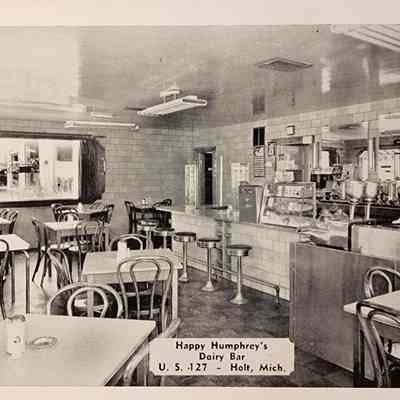 Happy Humphrey's Dairy Bar, Holt, Mich., Postcard