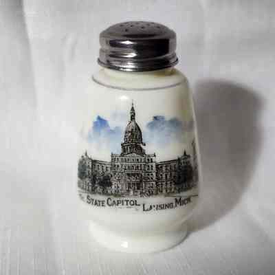 State Capitol Custard Glass Shaker