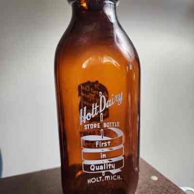 Holt Dairy Amber Square Quart
