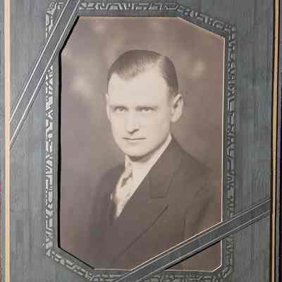 Leonard Anderson Photo by Van's Studio