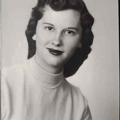 Connie Thrun Portrait Photo by LeClear