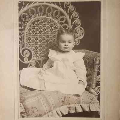 May Reynolds Card Photo by Riley