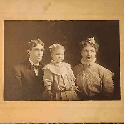 Portrait of a Family Card Photo by Riley