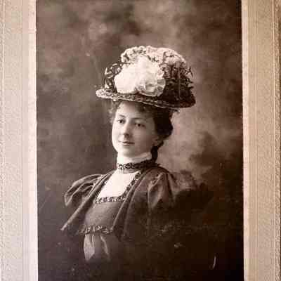 Pearl Kedzie Card Photo by Hatton