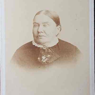 Portrait of a Woman Cabinet Card by Cassey & Co.