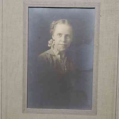 Lois Chase Photo by Bonnell