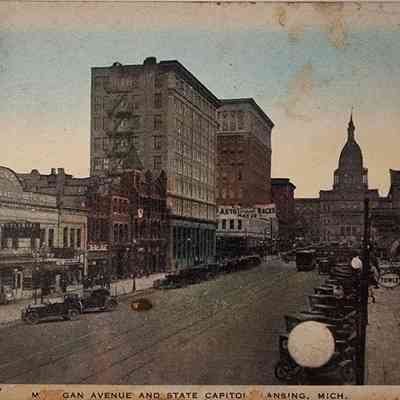 Michigan Avenue and State Capitol, Lansing, Mich., Postcard