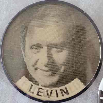 Levin-Fitzgerald Coattail Flasher Button