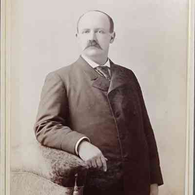 Portrait of a Man Cabinet Card by Savigny & Christmas