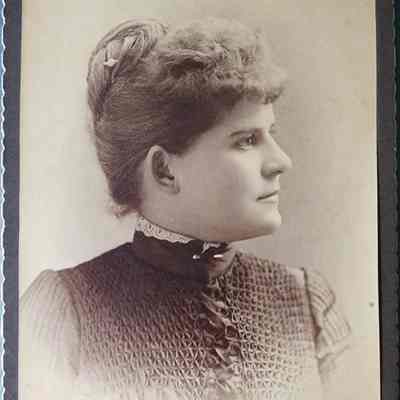 Portrait of a Woman Cabinet Card by Savigny and Christmas