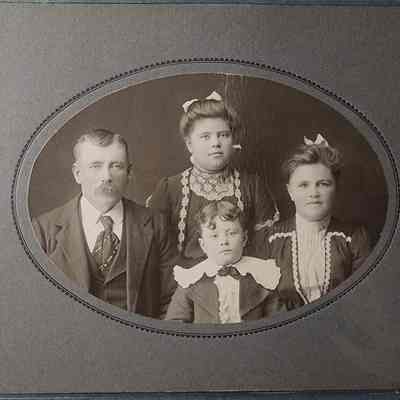 Portrait of a Family Card Photo by LeClear