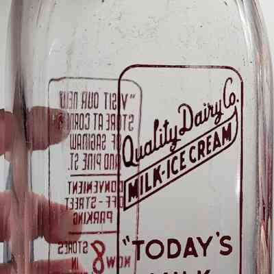 Quality Dairy Co. 8-Store Pyro Square Quart Bottle