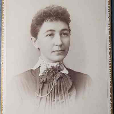 Jessie Bramm Cabinet Card by Savigny and Christmas