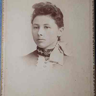 Lucy Lorenz Cabinet Card by Savigny and Christmas