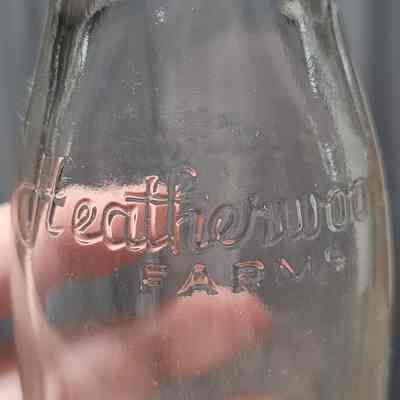 Heatherwood Farms Embossed Half Pint Bottle