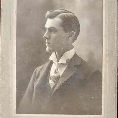 R.E. Morrow Card Photo by Hatton