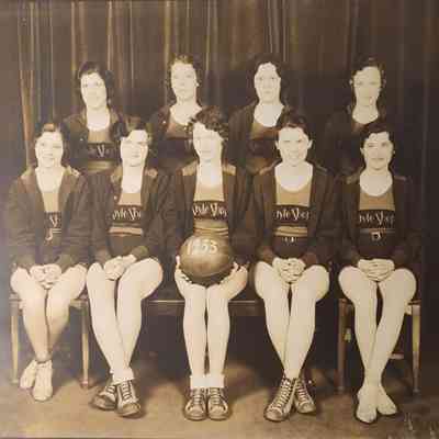 Style Shop 1933 Women's Basketball Team Photo