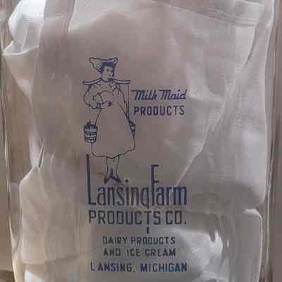 Lansing Farm Products Co. Pyro Half Gallon