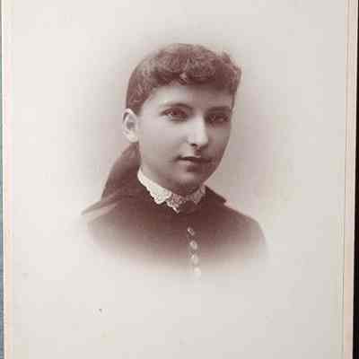 Portrait of a Woman Cabinet Card by Metropolitan Art Gallery