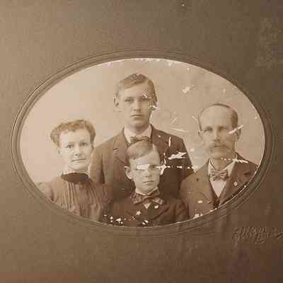Portrait of a Family Card Photo by Ellison