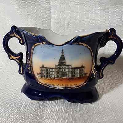 State Capitol Porcelain Souvenir Card Holder