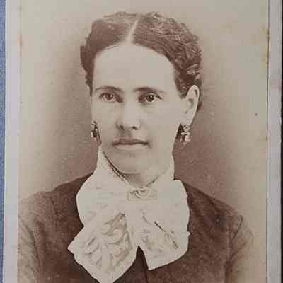 Portrait of a Woman CDV by VanSlyke, Mason