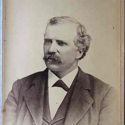 Portrait of a Man Cabinet Card by Mead & Jennings