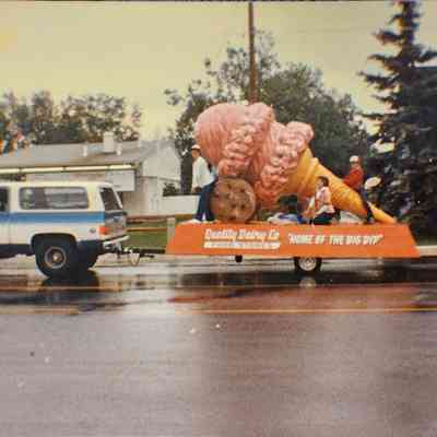 Quality Dairy Big Dip Parade Float Snapshot Photo