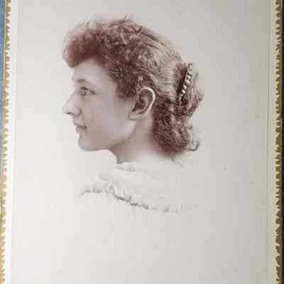Portrait of a Woman Cabinet Card by Savigny and Christmas