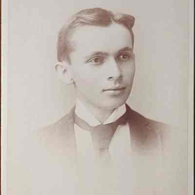 Portrait of a Man Cabinet Card by Cassey & Riley