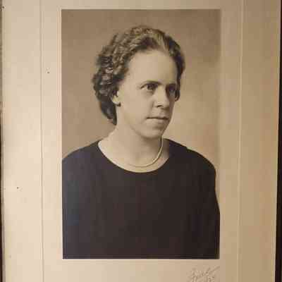 Lois Chase Photo by Imes