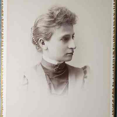 Portrait of a Woman Cabinet Card by Savigny and Christmas