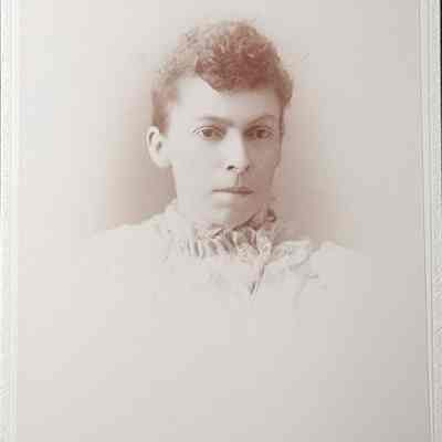 Portrait of a Woman Cabinet Card by Cassey & Co.