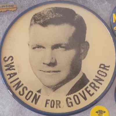 Swainson-Staebler Coattail Flasher Button