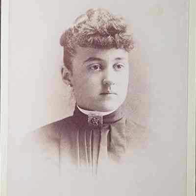 Portrait of a Woman Cabinet Card by Cassey & Co.
