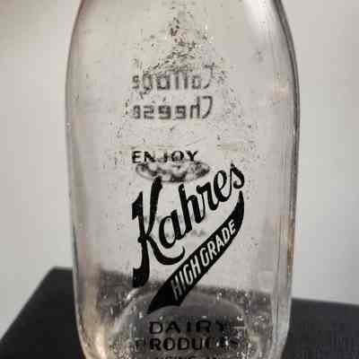 Kahres Dairy Pyro Square Quart Bottle