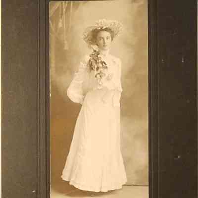 Vida Card Photo by Riley