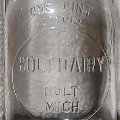 Holt Dairy Embossed Pint Bottle