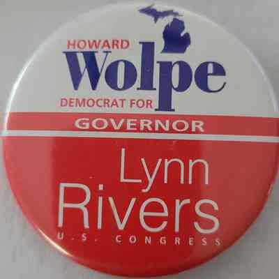Wolpe-Rivers Coattail Button